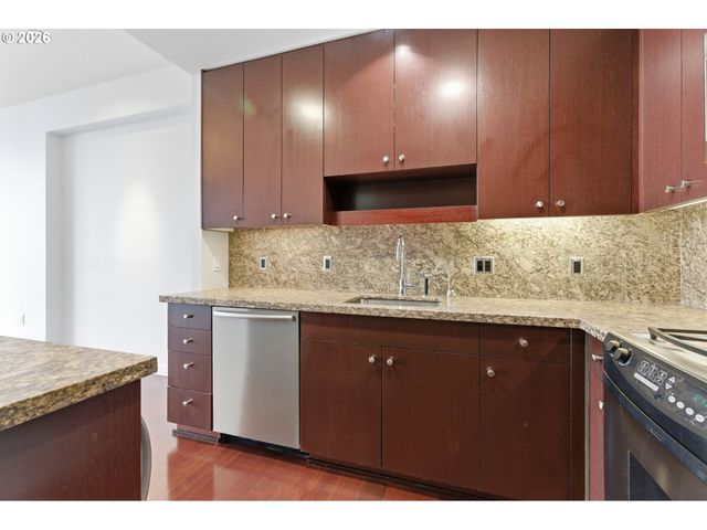 1025 Nw Couch St 1019, Portland, OR 97209