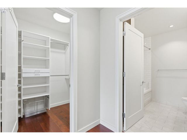 1025 Nw Couch St 1019, Portland, OR 97209