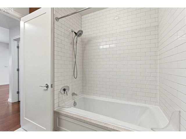 1025 Nw Couch St 1019, Portland, OR 97209