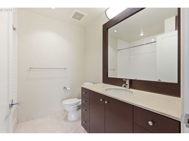 1025 Nw Couch St 1019, Portland, OR 97209