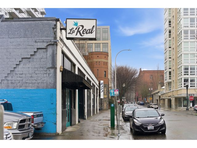 1025 Nw Couch St 1019, Portland, OR 97209