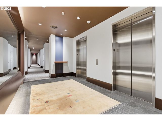 1025 Nw Couch St 1019, Portland, OR 97209