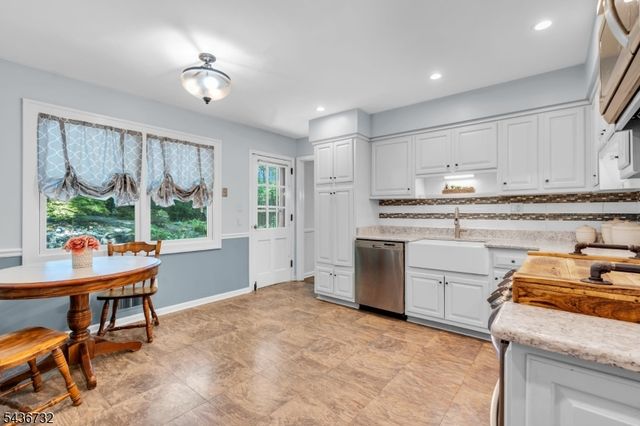 19 Mccann Mill Rd, Tewksbury Twp., NJ 07979