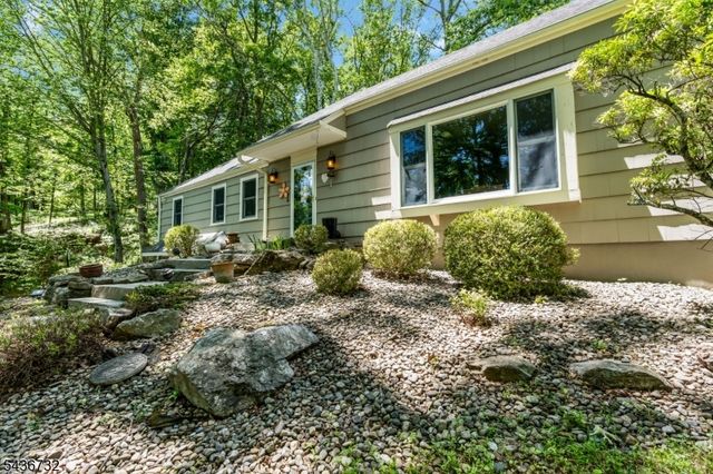 19 Mccann Mill Rd, Tewksbury Twp., NJ 07979