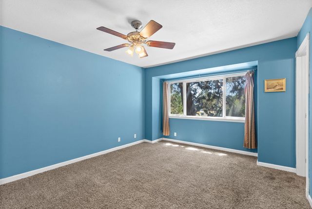 2320 NE Wells Acres Road, Bend, OR 97701
