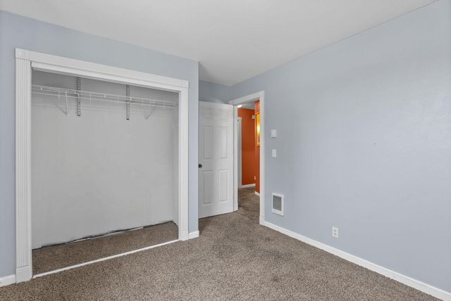 2320 NE Wells Acres Road, Bend, OR 97701