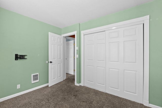 2320 NE Wells Acres Road, Bend, OR 97701