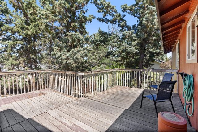 2320 NE Wells Acres Road, Bend, OR 97701