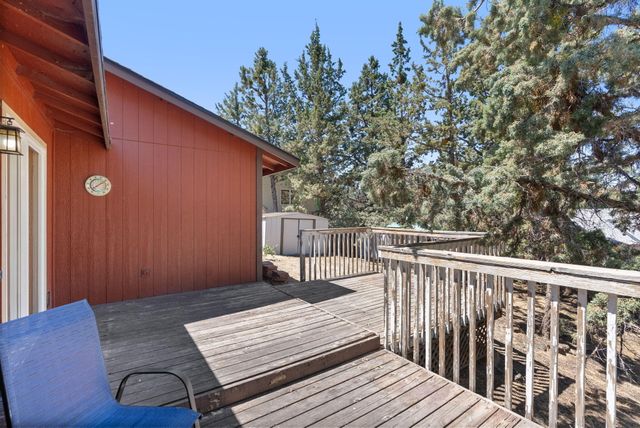 2320 NE Wells Acres Road, Bend, OR 97701