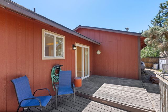 2320 NE Wells Acres Road, Bend, OR 97701