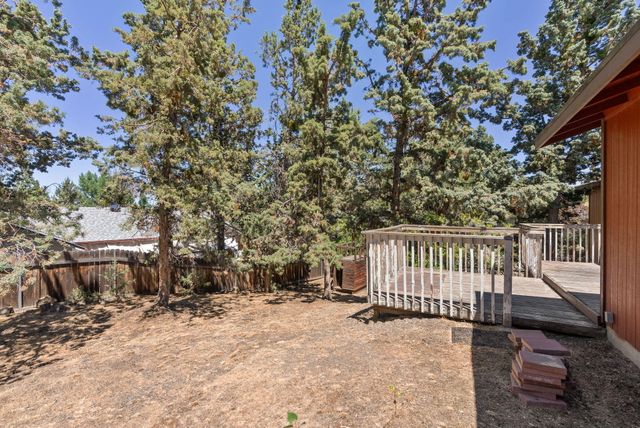 2320 NE Wells Acres Road, Bend, OR 97701