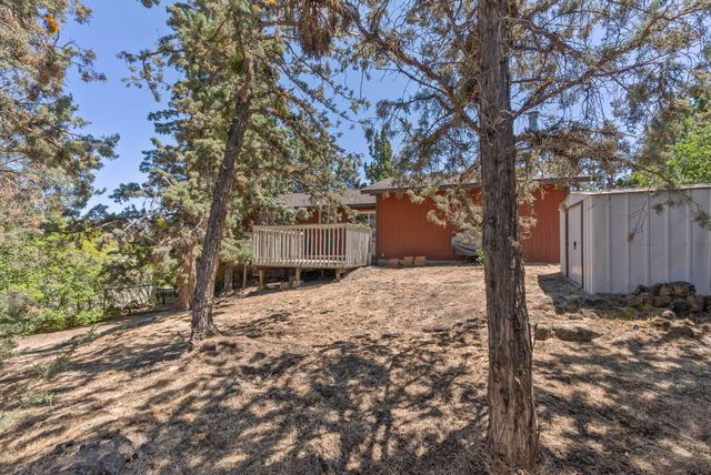 2320 NE Wells Acres Road, Bend, OR 97701
