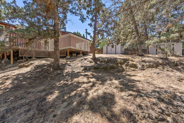 2320 NE Wells Acres Road, Bend, OR 97701