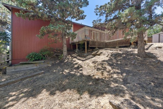 2320 NE Wells Acres Road, Bend, OR 97701