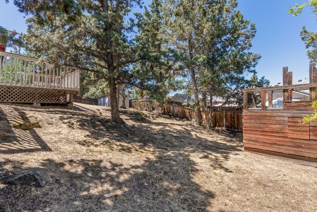 2320 NE Wells Acres Road, Bend, OR 97701