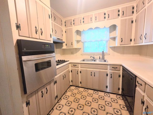 2207 Fitcheard Avenue NW, Huntsville, AL 35816