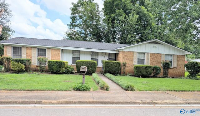 2207 Fitcheard Avenue NW, Huntsville, AL 35816