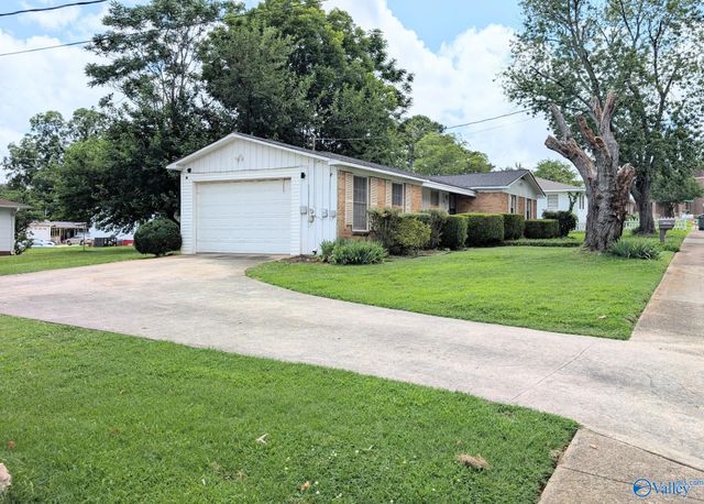 2207 Fitcheard Avenue NW, Huntsville, AL 35816