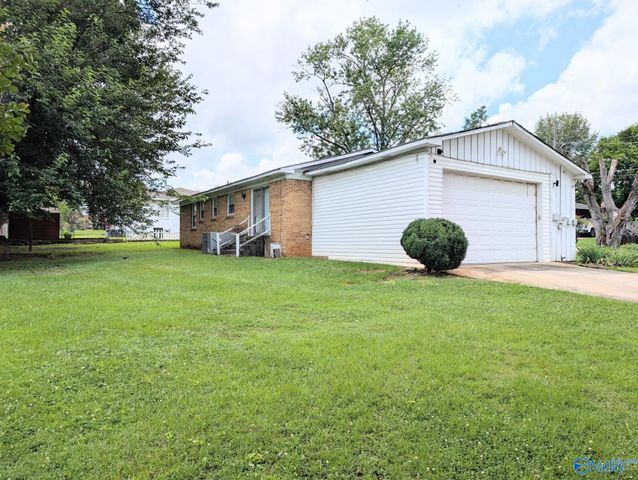 2207 Fitcheard Avenue NW, Huntsville, AL 35816