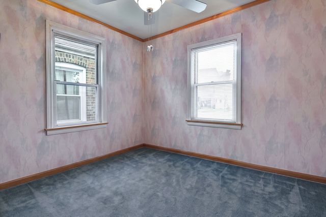 6500 S Komensky Avenue, Chicago, IL 60629