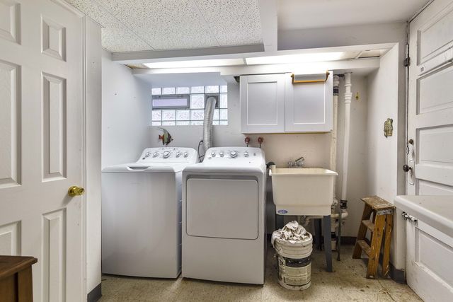 6500 S Komensky Avenue, Chicago, IL 60629