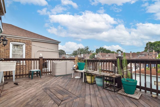 6500 S Komensky Avenue, Chicago, IL 60629
