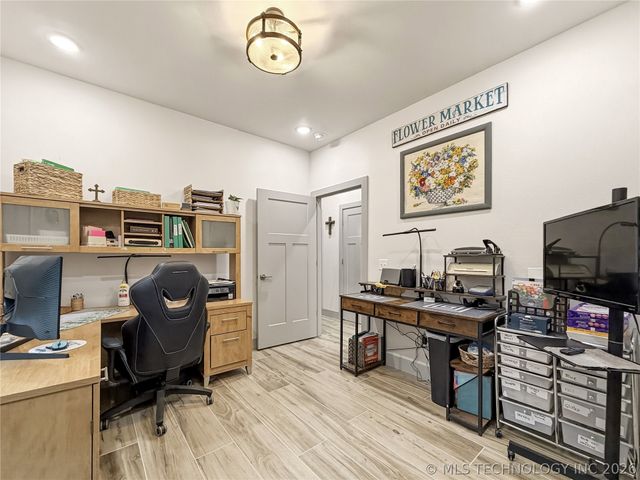466070 E 800, Stilwell, OK 74960