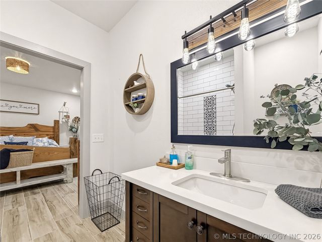 466070 E 800, Stilwell, OK 74960