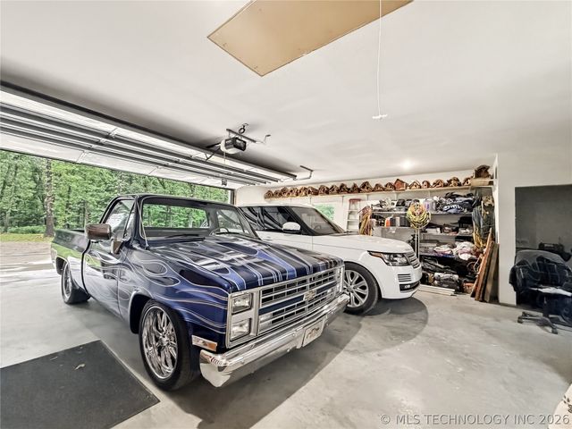 466070 E 800, Stilwell, OK 74960