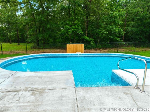 466070 E 800, Stilwell, OK 74960