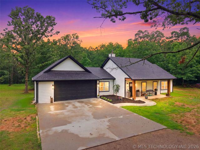 466070 E 800, Stilwell, OK 74960