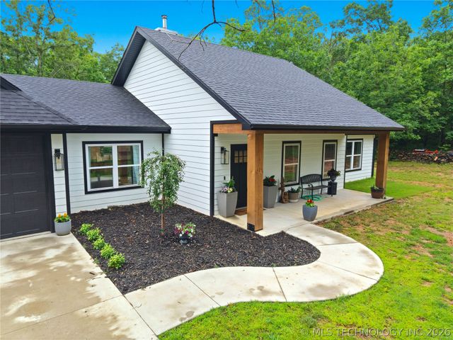 466070 E 800, Stilwell, OK 74960