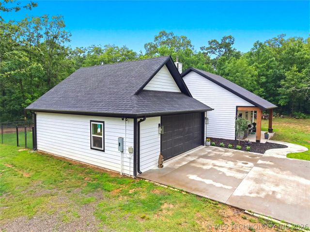 466070 E 800, Stilwell, OK 74960