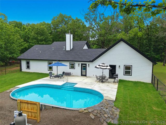 466070 E 800, Stilwell, OK 74960