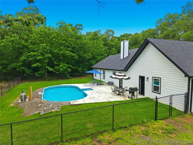 466070 E 800, Stilwell, OK 74960