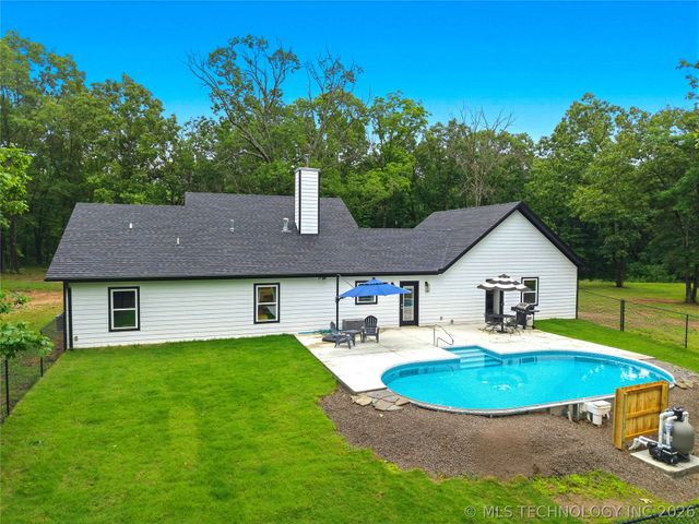 466070 E 800, Stilwell, OK 74960