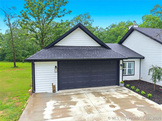 466070 E 800, Stilwell, OK 74960