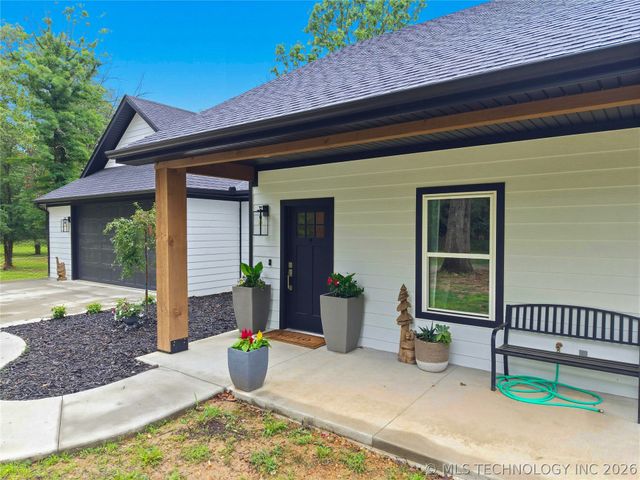 466070 E 800, Stilwell, OK 74960