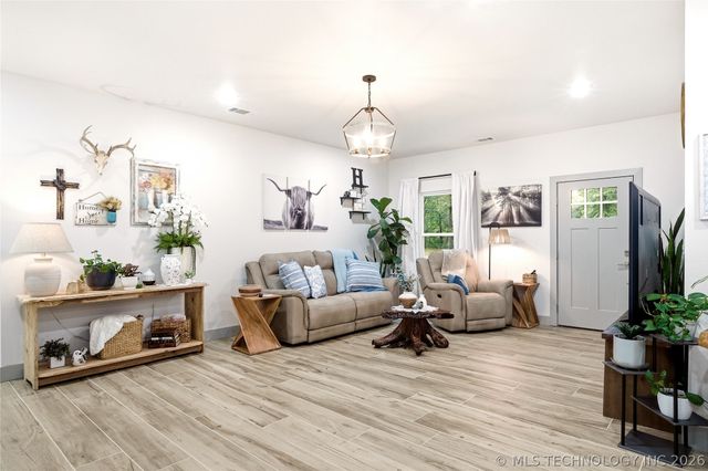 466070 E 800, Stilwell, OK 74960