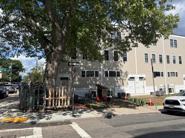 137 Glenville Ave 37, Boston, MA 02134