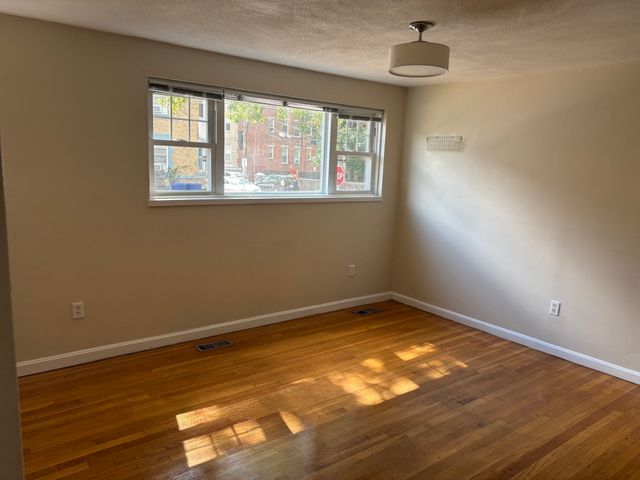137 Glenville Ave 37, Boston, MA 02134