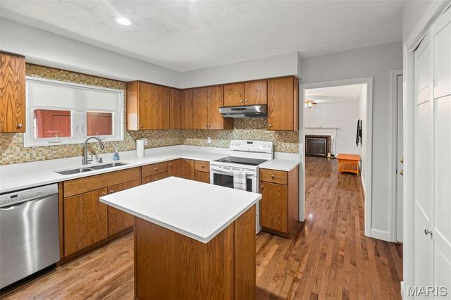 208 Matterhorn Court, Glen Carbon, IL 62034