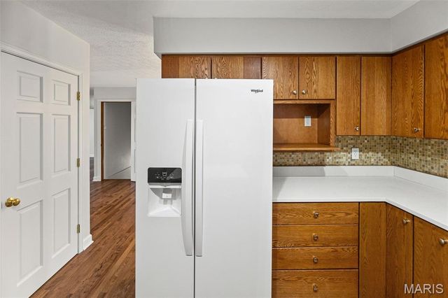 208 Matterhorn Court, Glen Carbon, IL 62034