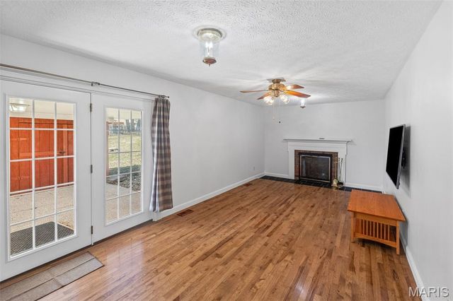 208 Matterhorn Court, Glen Carbon, IL 62034