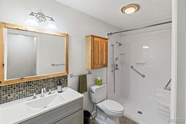 208 Matterhorn Court, Glen Carbon, IL 62034