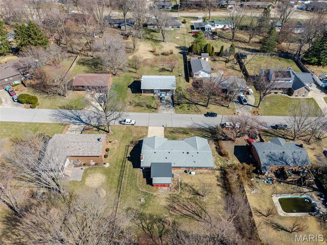 208 Matterhorn Court, Glen Carbon, IL 62034