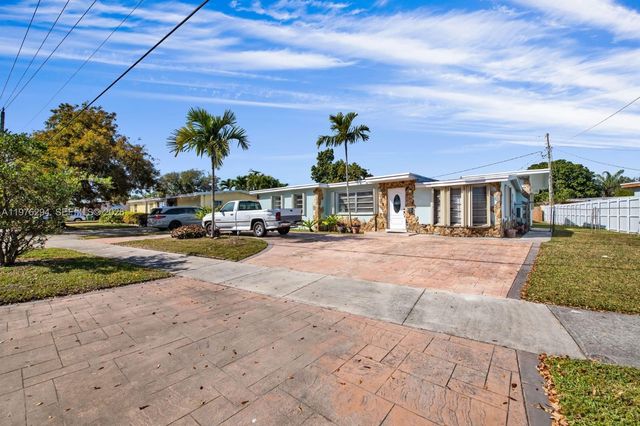 4820 SW 112th Ave, Miami, FL 33165