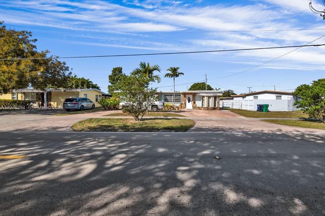 4820 SW 112th Ave, Miami, FL 33165