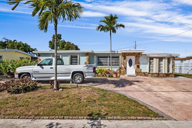 4820 SW 112th Ave, Miami, FL 33165