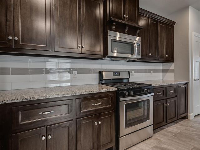 3009 NW 187th Court, Edmond, OK 73012